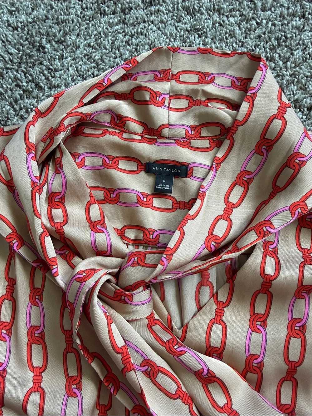 Ann Taylor Cream & Pink Chain-Print Tie-Neck Blouse
